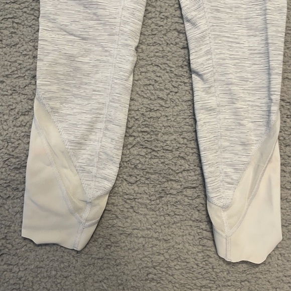 Lululemon Wunder Under Crop High-Rise *Roll Down Scallop Full-On Luxtreme 23" - Picture 4 of 7